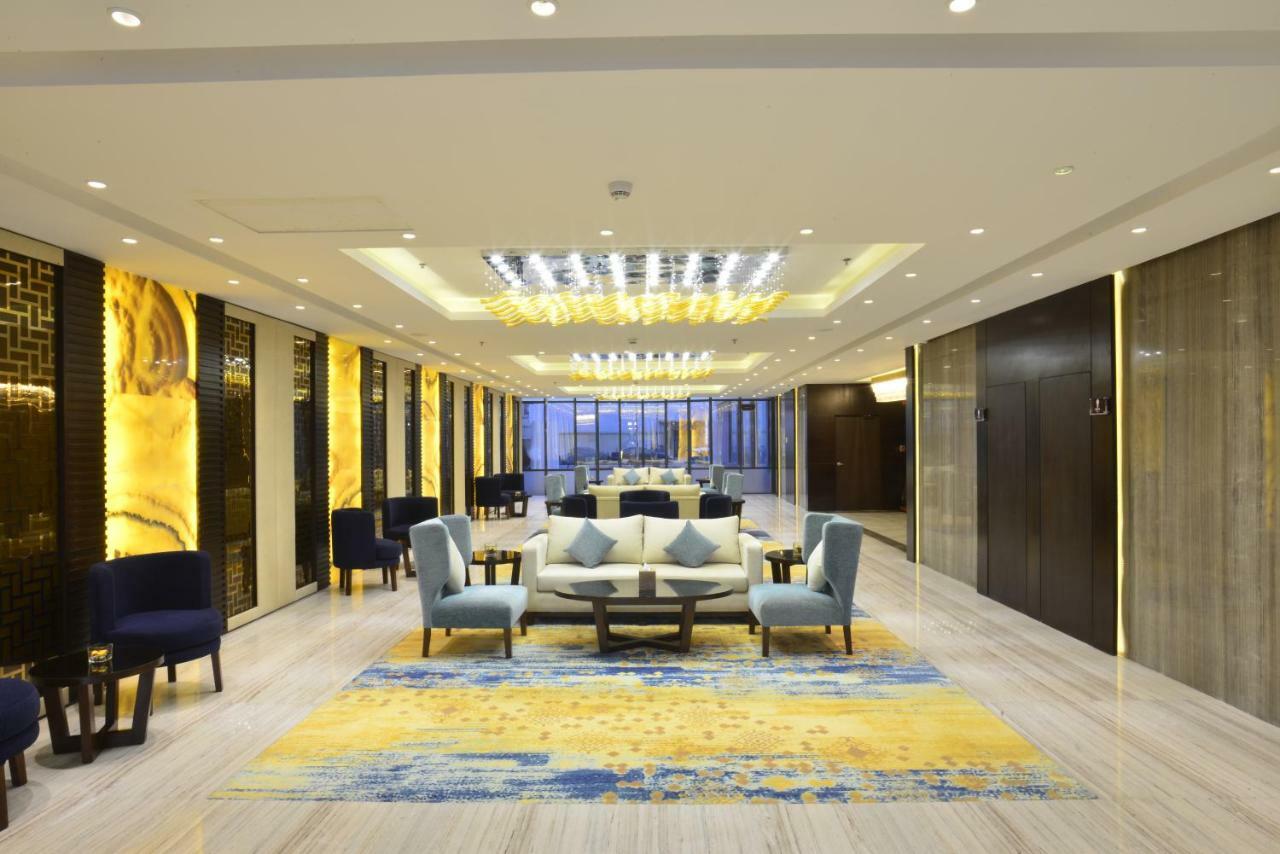Naviti Warwick Dammam Hotel Exterior photo