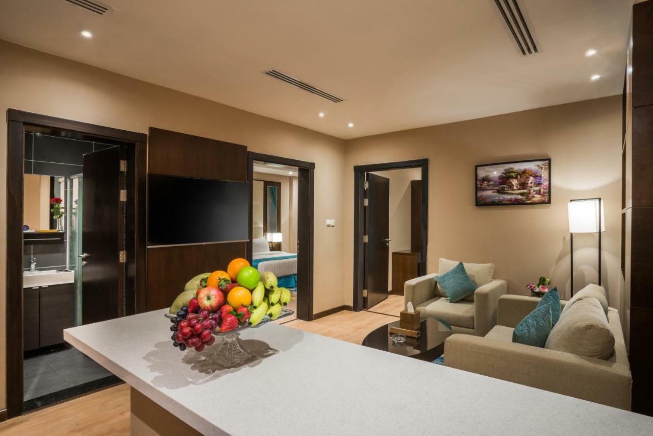 Naviti Warwick Dammam Hotel Exterior photo