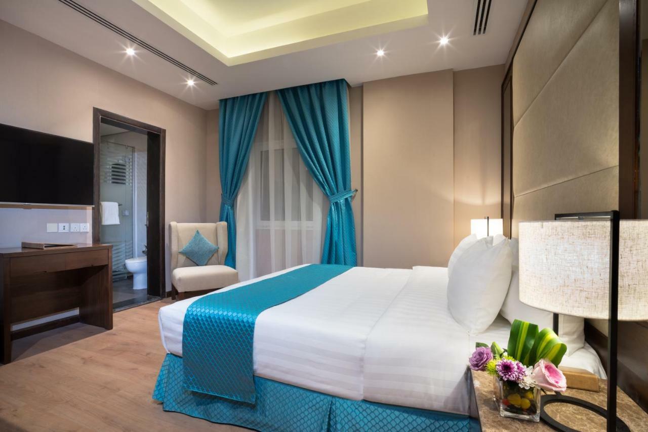 Naviti Warwick Dammam Hotel Exterior photo