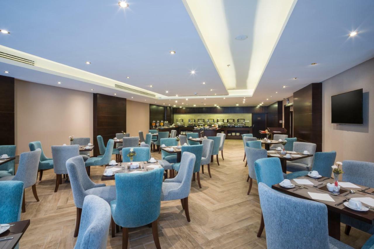 Naviti Warwick Dammam Hotel Exterior photo