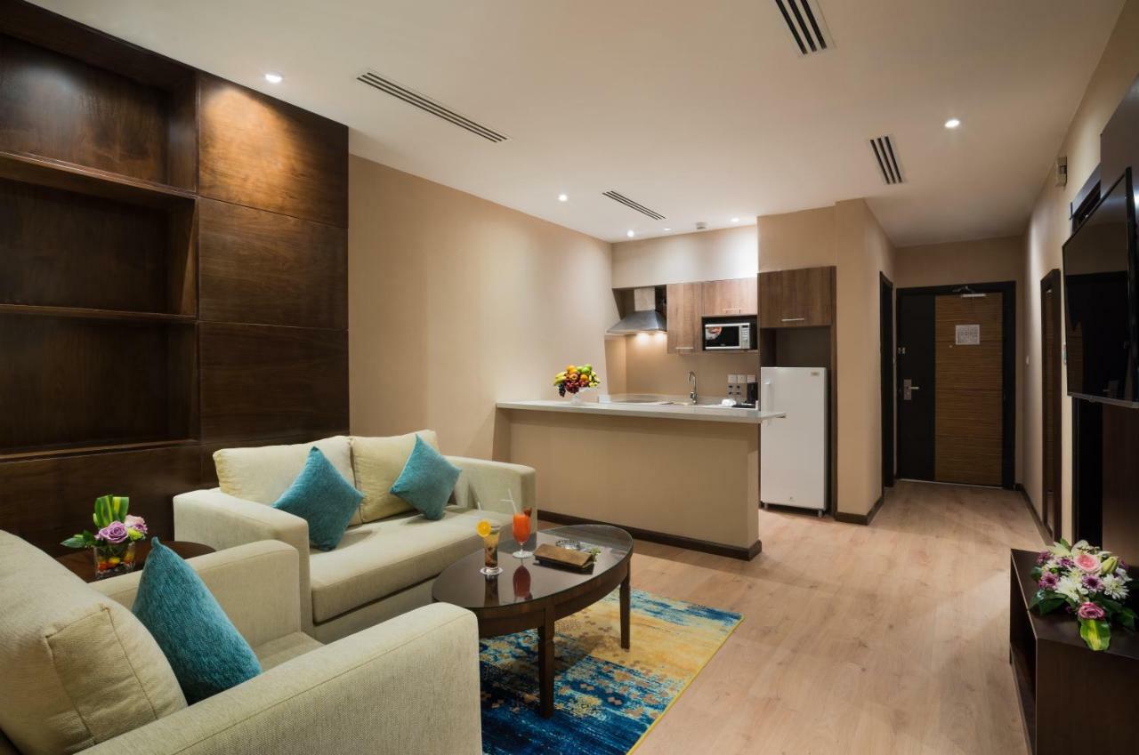 Naviti Warwick Dammam Hotel Exterior photo