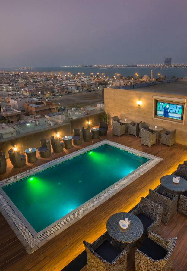 Naviti Warwick Dammam Hotel Exterior photo
