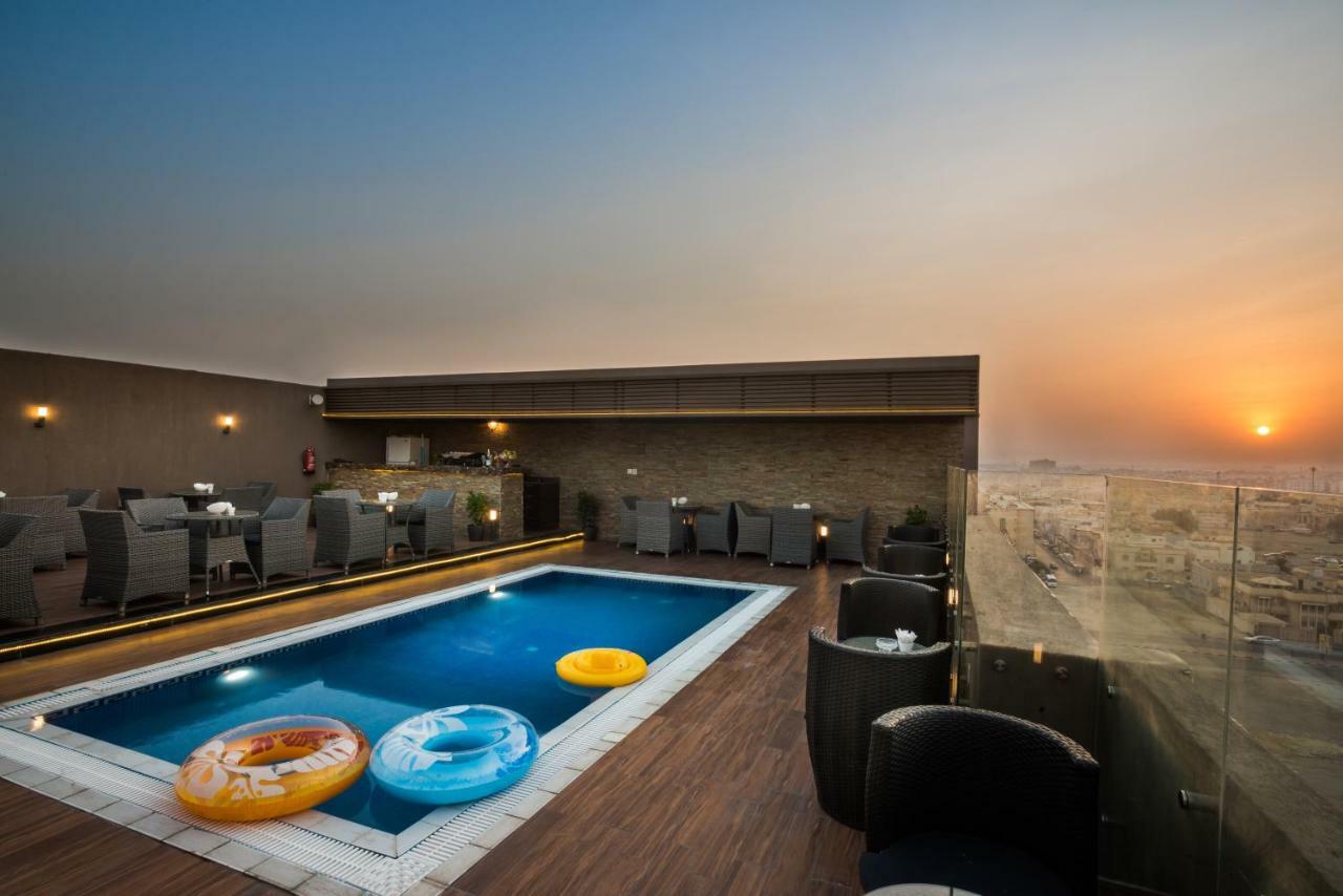 Naviti Warwick Dammam Hotel Exterior photo