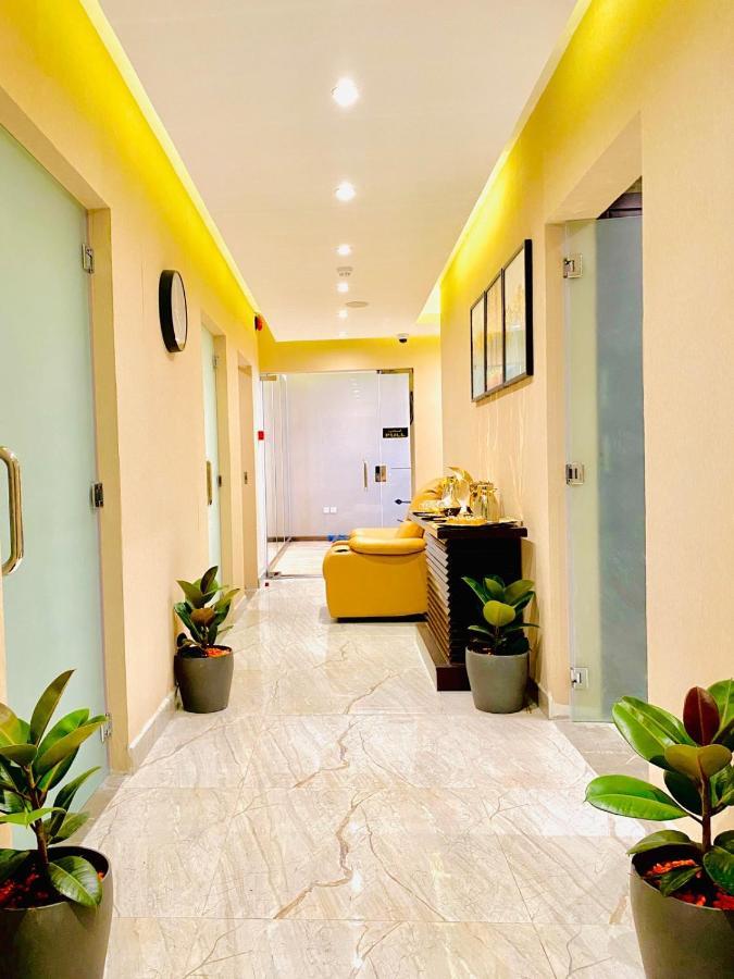 Naviti Warwick Dammam Hotel Exterior photo