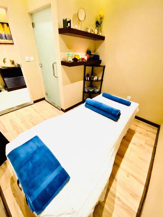 Naviti Warwick Dammam Hotel Exterior photo